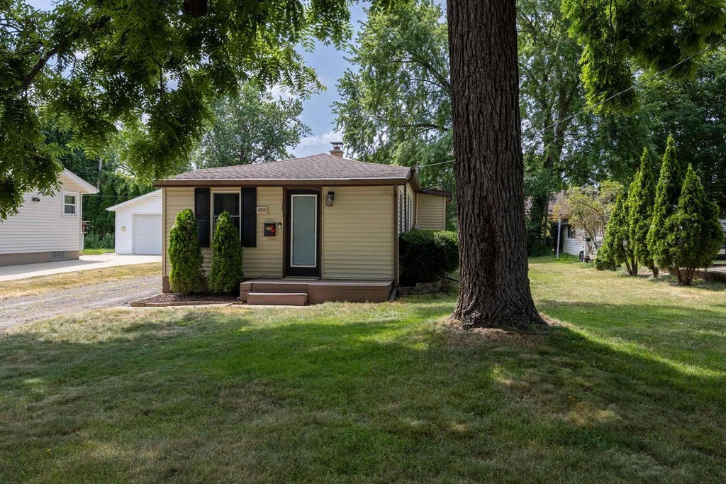 Photo of 4513 Rahel STREET, Madison, WI 53716 (MLS # 2028954)