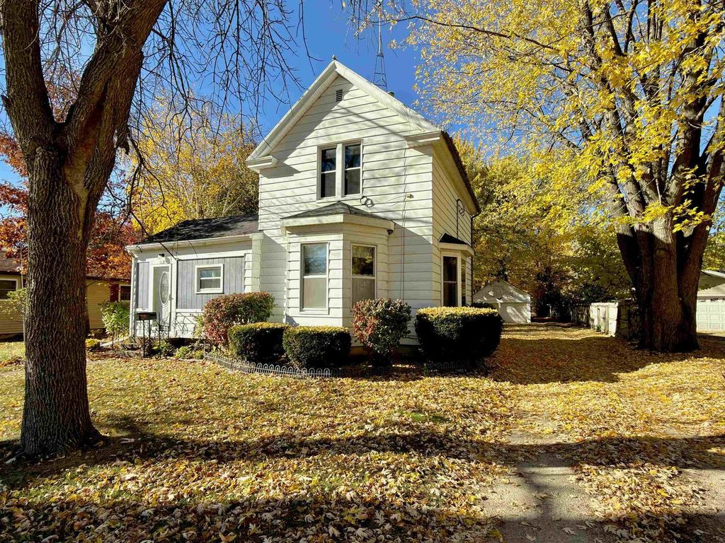 Photo of 325 N Wisconsin STREET, Berlin, WI 54923 (MLS # 50316372)