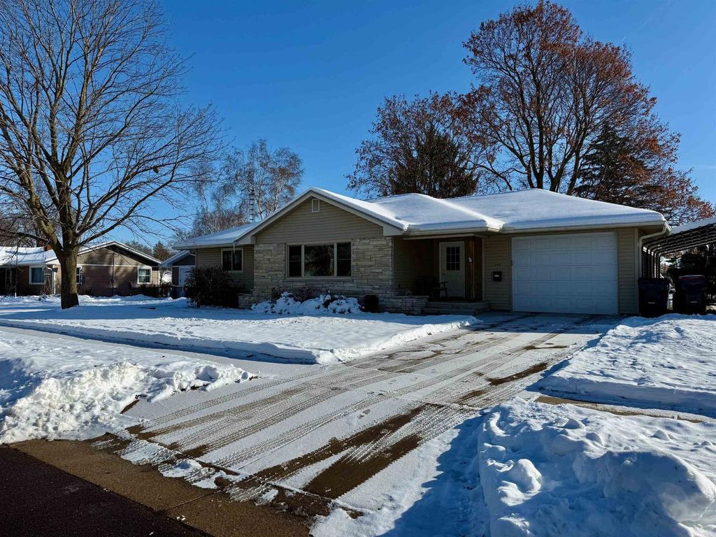 Photo of 440 Bradford DRIVE, Waterloo, WI 53594 (MLS # 2013315)