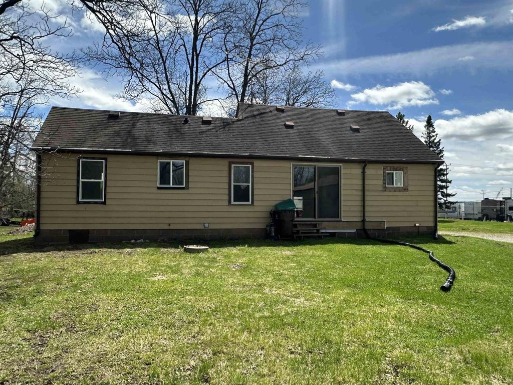 Photo of 2026 W 2nd STREET, Appleton, WI 54914 (MLS # 50324434)