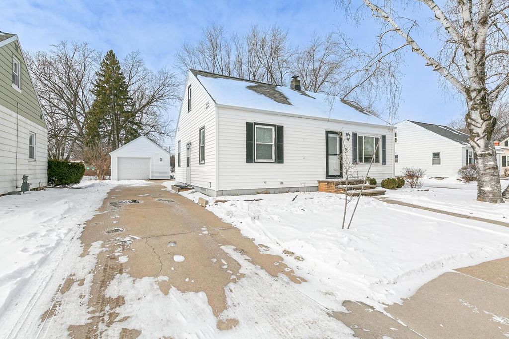 Photo of 1713 N Ullman STREET, Appleton, WI 54911 (MLS # 50320460)