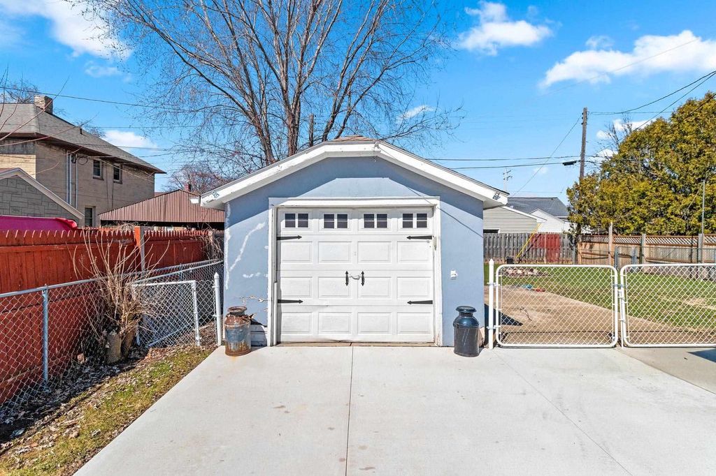 Photo of 515 Roy AVENUE, Green Bay, WI 54303 (MLS # 50323621)