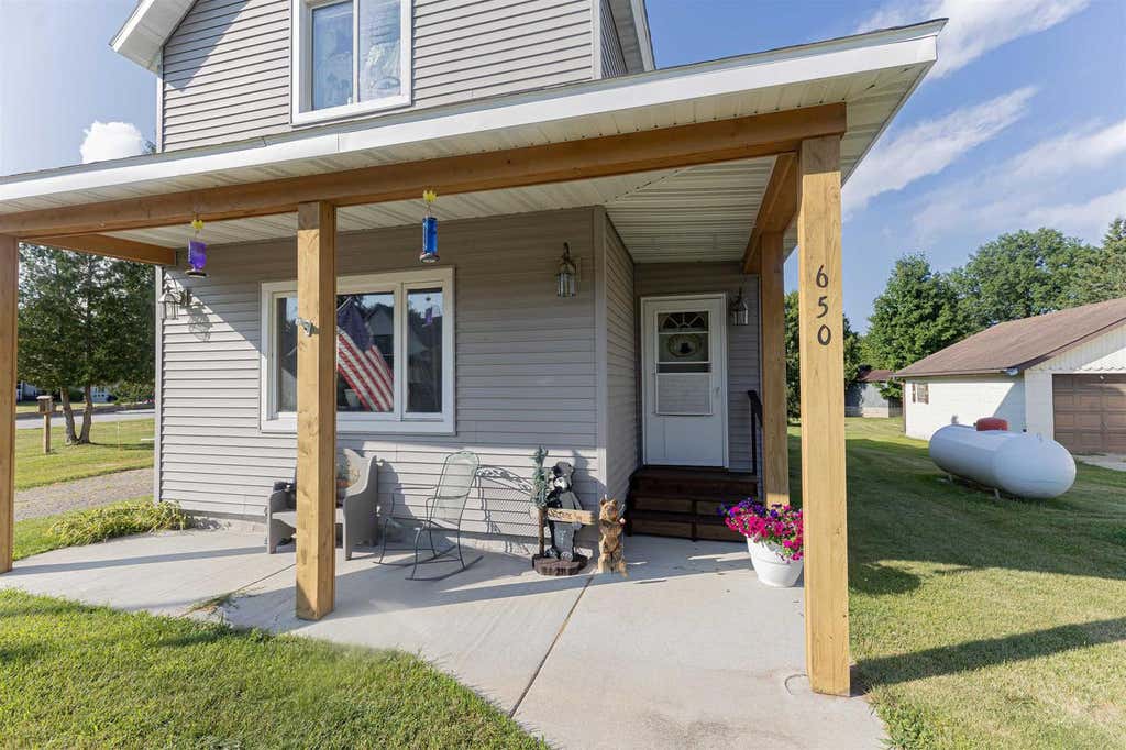 Photo of 650 Schabow STREET, Gresham, WI 54128 (MLS # 50329882)