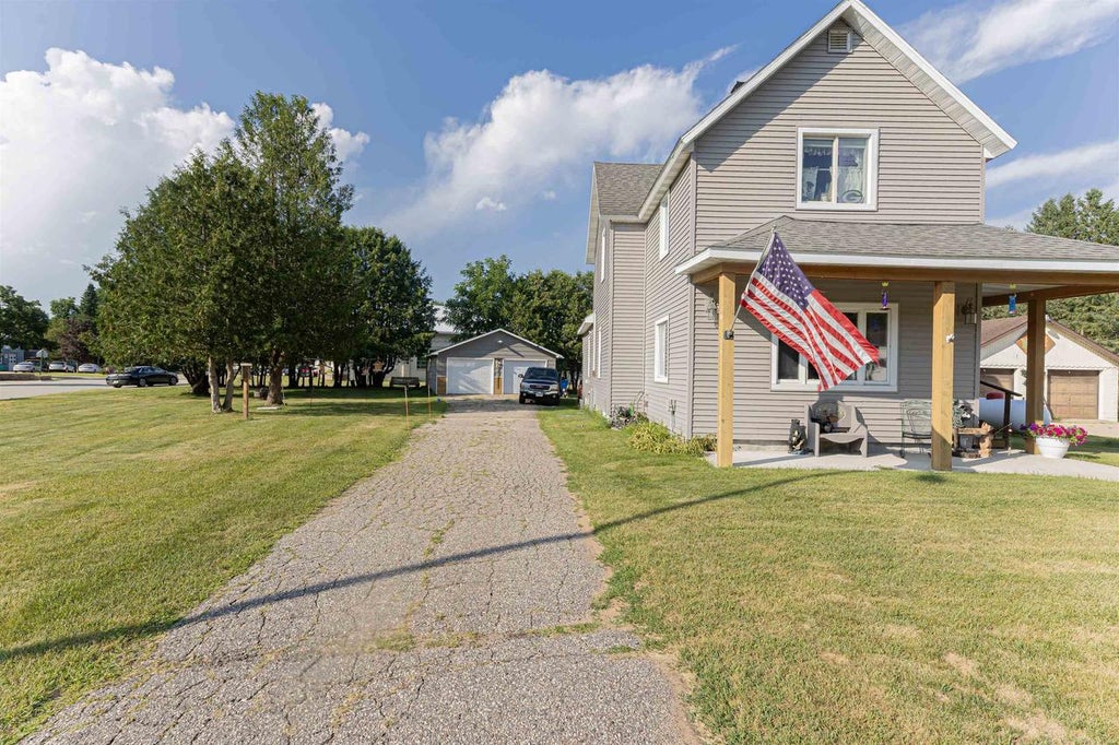 Photo of 650 Schabow STREET, Gresham, WI 54128 (MLS # 50329882)