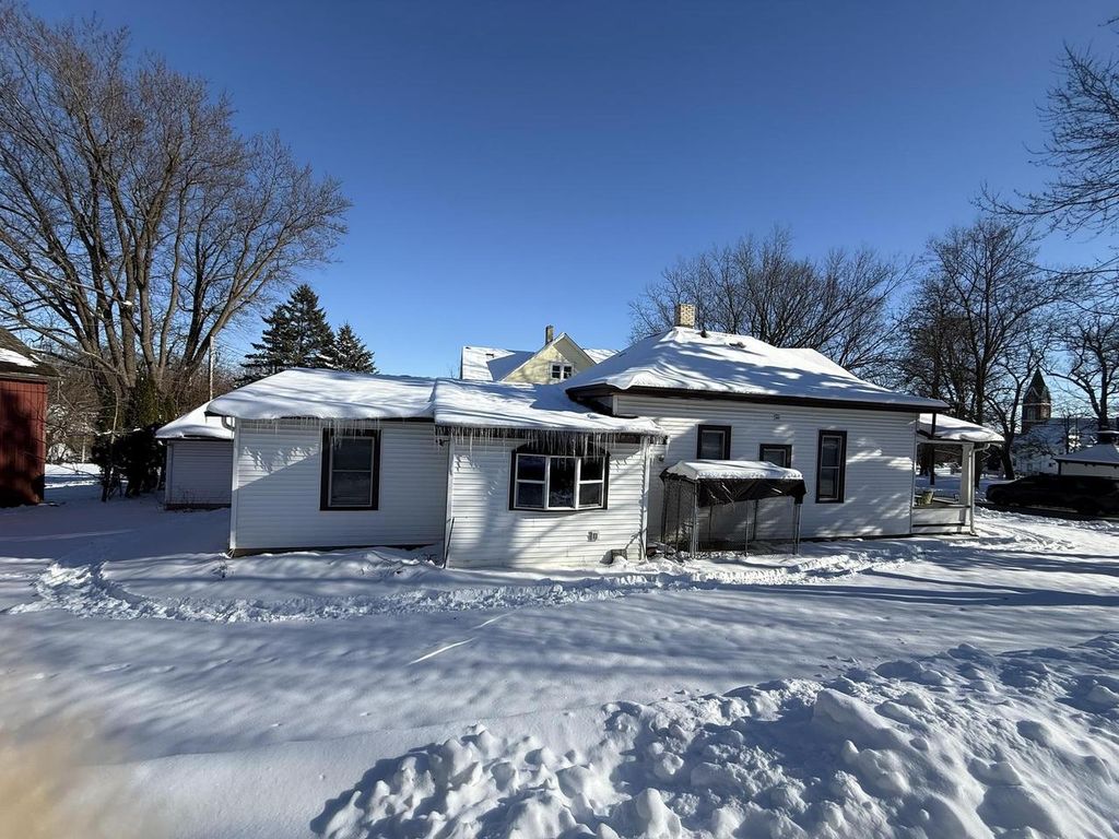 Photo of 225 Washington STREET, Mineral Point, WI 53565 (MLS # 2012667)