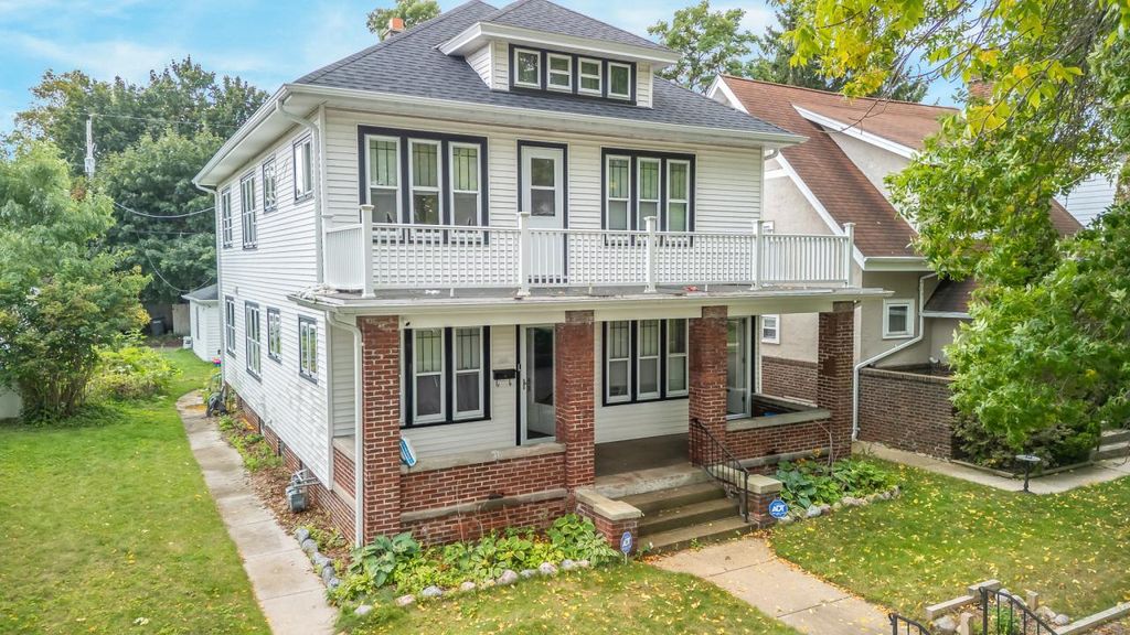 Photo of 309 Park AVENUE, Sheboygan, WI 53081 (MLS # 1936864)