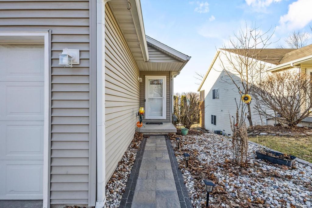 Photo of 3218 Quincy AVENUE, Madison, WI 53704 (MLS # 2016252)