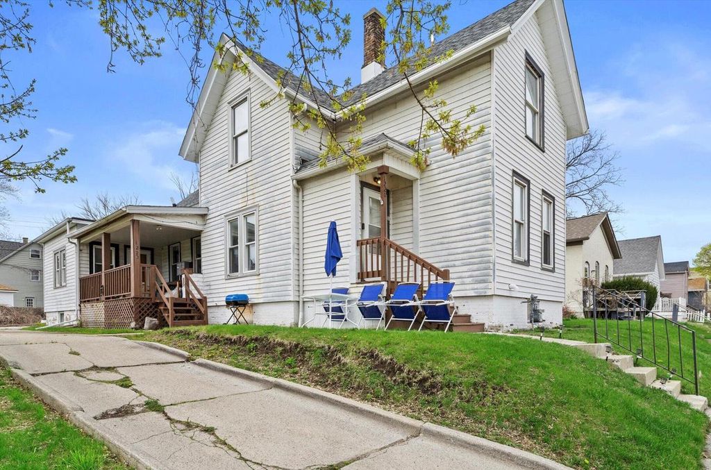 Photo of 1220 N Wisconsin STREET, Racine, WI 53402 (MLS # 1946722)