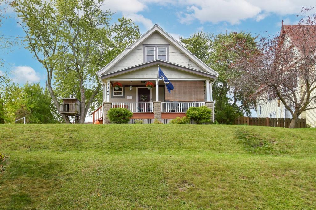 Photo of 2867 S Linebarger TERRACE, Milwaukee, WI 53207 (MLS # 1939325)