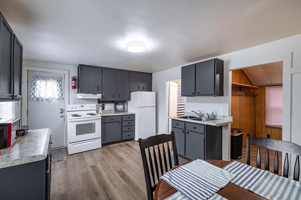 Photo of 1406 6th STREET SOUTH STREET S, La Crosse, WI 54601 (MLS # 1944584)