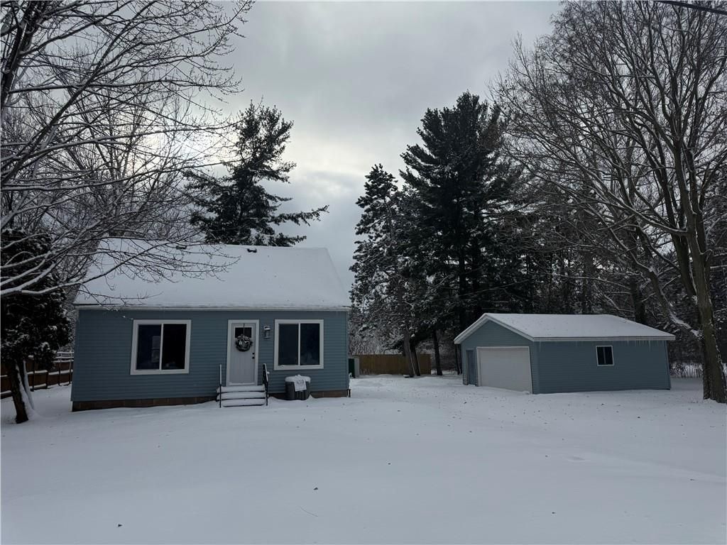 Photo of 2607 Crescent STREET, Eau Claire, WI 54703 (MLS # 1597561)