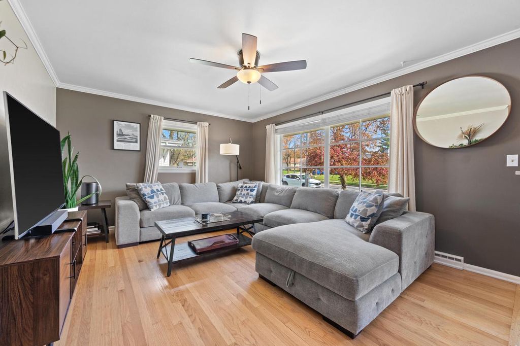 Photo of 10810 W Harvest LANE, Milwaukee, WI 53225 (MLS # 1960145)