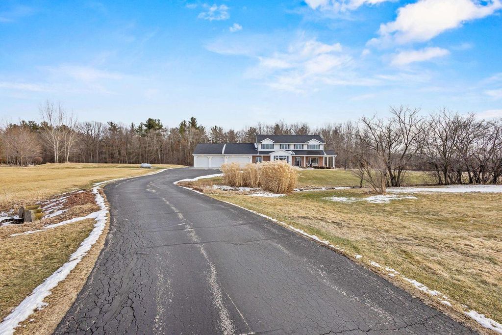 Photo of 1044 Moonriver DRIVE, De Pere, WI 54115 (MLS # 50321644)