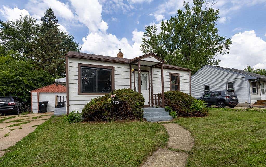 Photo of 1724 Prairie AVENUE, Beloit, WI 53511 (MLS # 2027710)