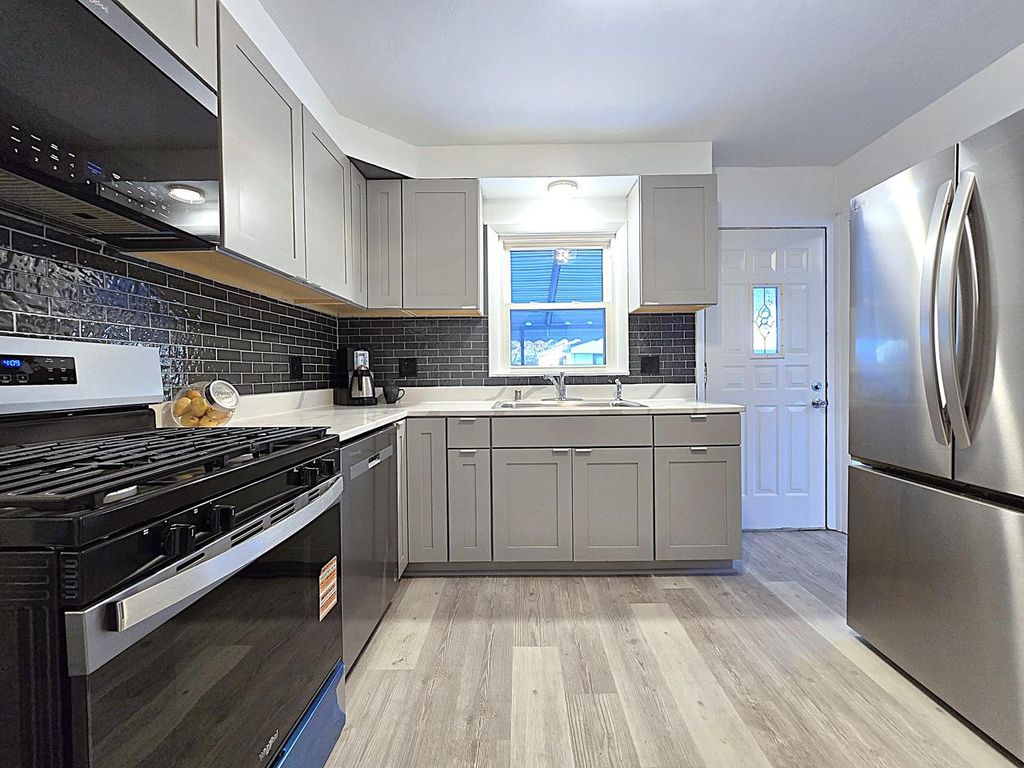 Photo of 2224 W Rohr AVENUE, Milwaukee, WI 53209 (MLS # 1947471)