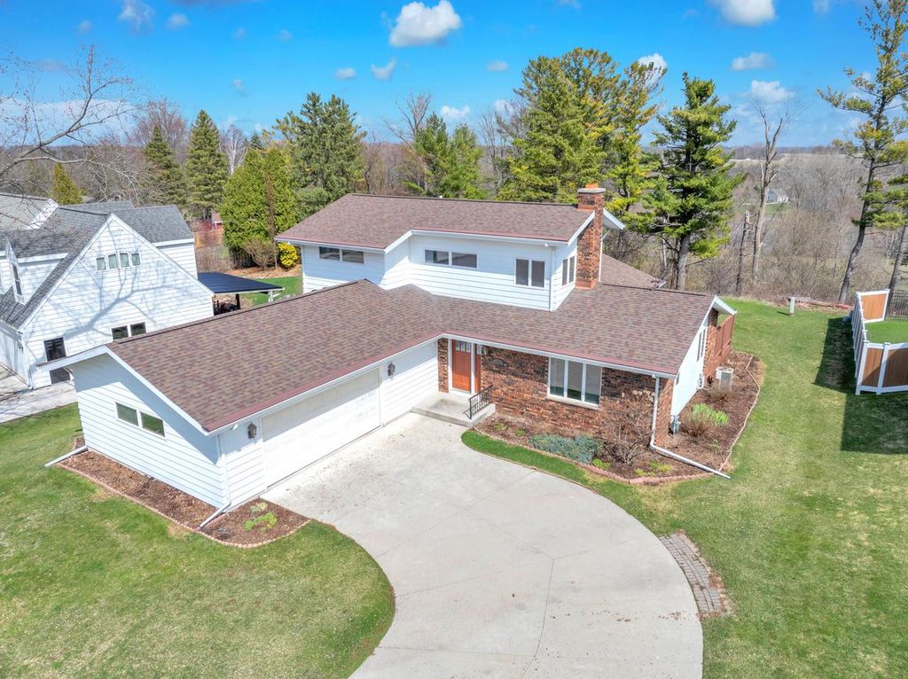 Photo of 682 Dartmouth DRIVE, Sheboygan Falls, WI 53085 (MLS # 1957224)