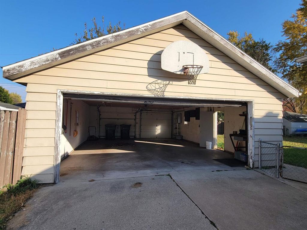 Photo of 2205 S Palm STREET, Janesville, WI 53546 (MLS # 2012082)