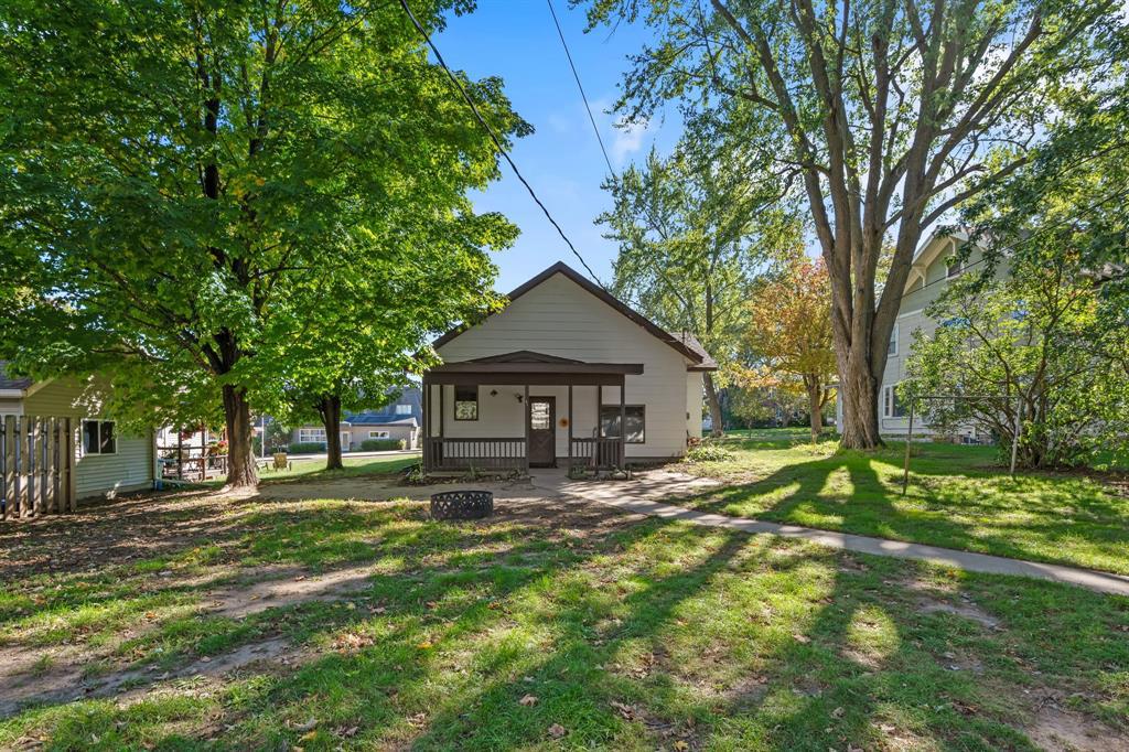 Photo of 105 6th AVENUE, Shell Lake, WI 54871 (MLS # 1605401)