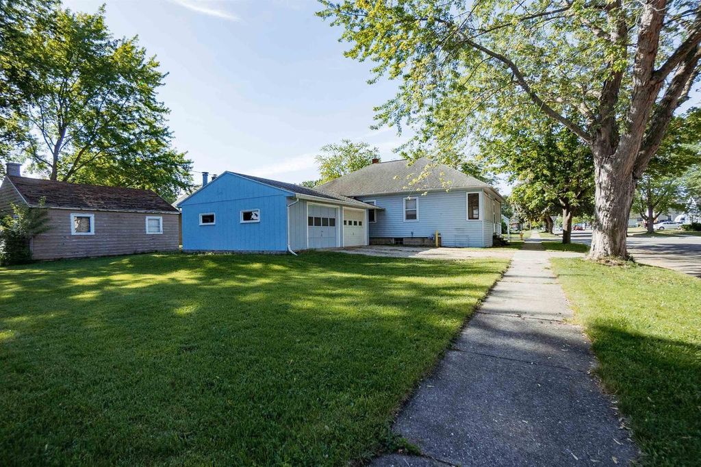 Photo of 99 N Bell STREET, Fond Du Lac, WI 54935 (MLS # 50326466)