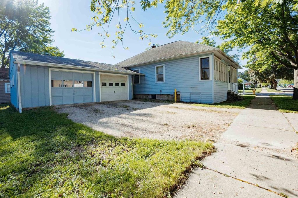 Photo of 99 N Bell STREET, Fond Du Lac, WI 54935 (MLS # 50326466)