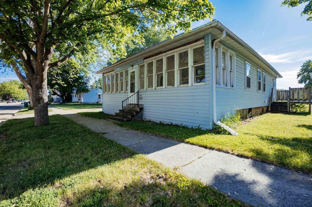 Photo of 99 N Bell STREET, Fond Du Lac, WI 54935 (MLS # 50326466)