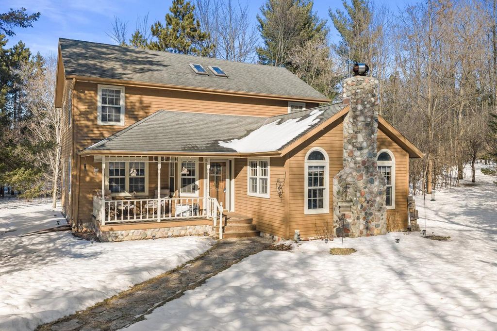 Photo of 6332 St Patricks LANE, Hartford, WI 53027 (MLS # 1950572)