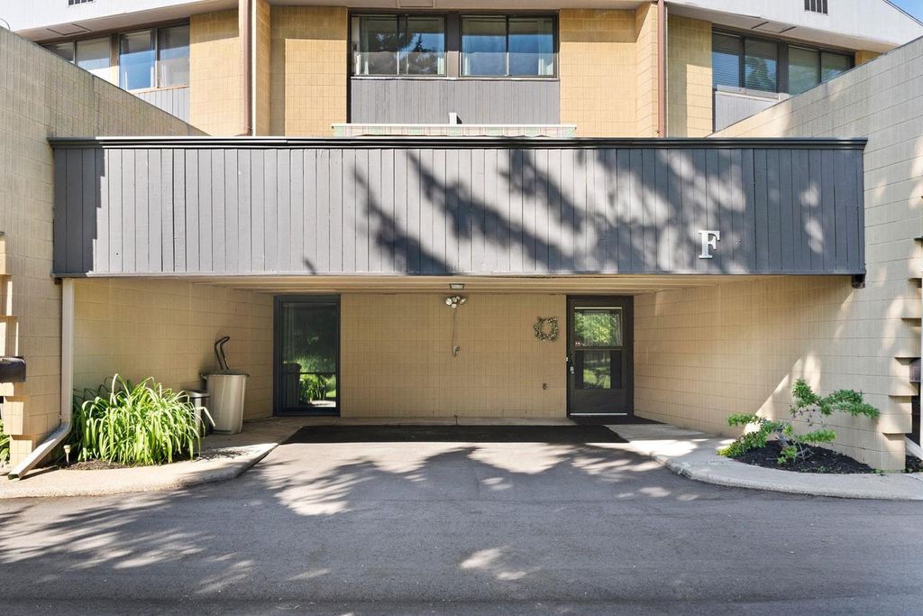 Photo of 4545 W Pine STREET #F, Appleton, WI 54914 (MLS # 50326437)