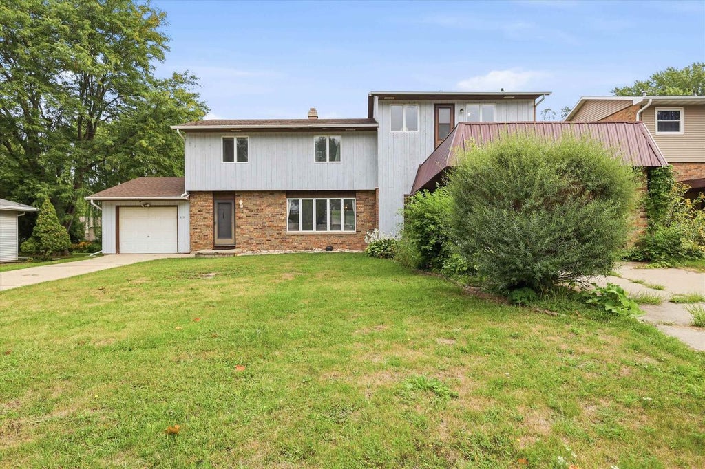 Photo of 433 N St Bernard DRIVE, De Pere, WI 54115 (MLS # 50332095)