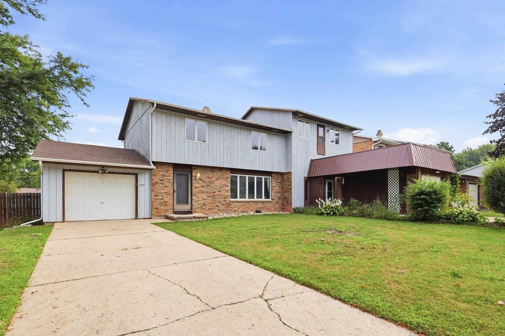 Photo of 433 N St Bernard DRIVE, De Pere, WI 54115 (MLS # 50332095)
