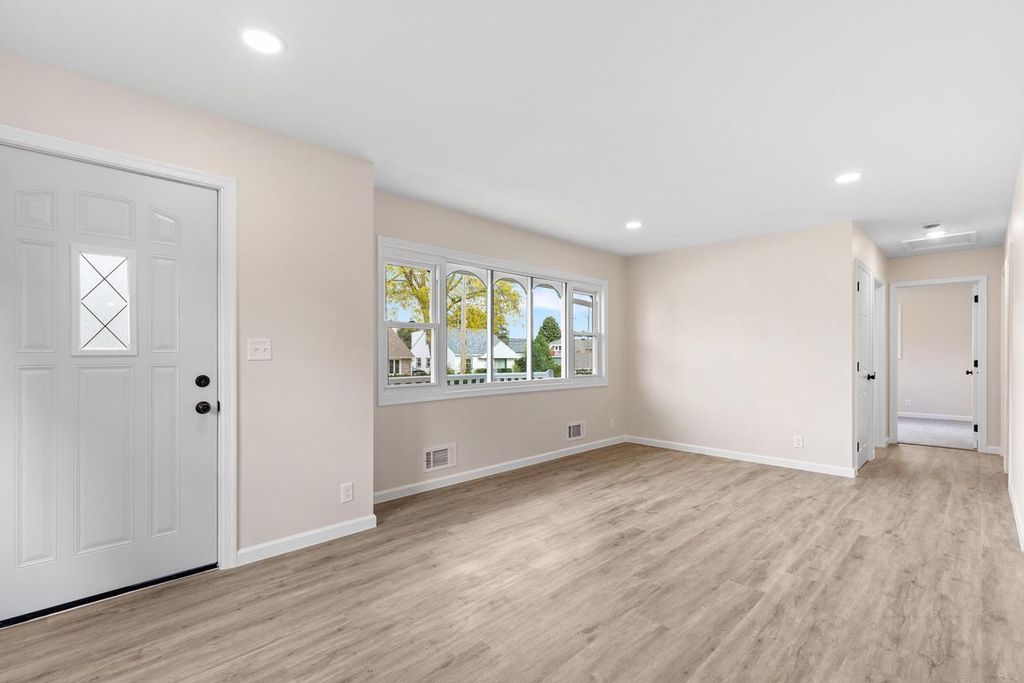 Photo of 1217 Blake AVENUE, South Milwaukee, WI 53172 (MLS # 1942284)