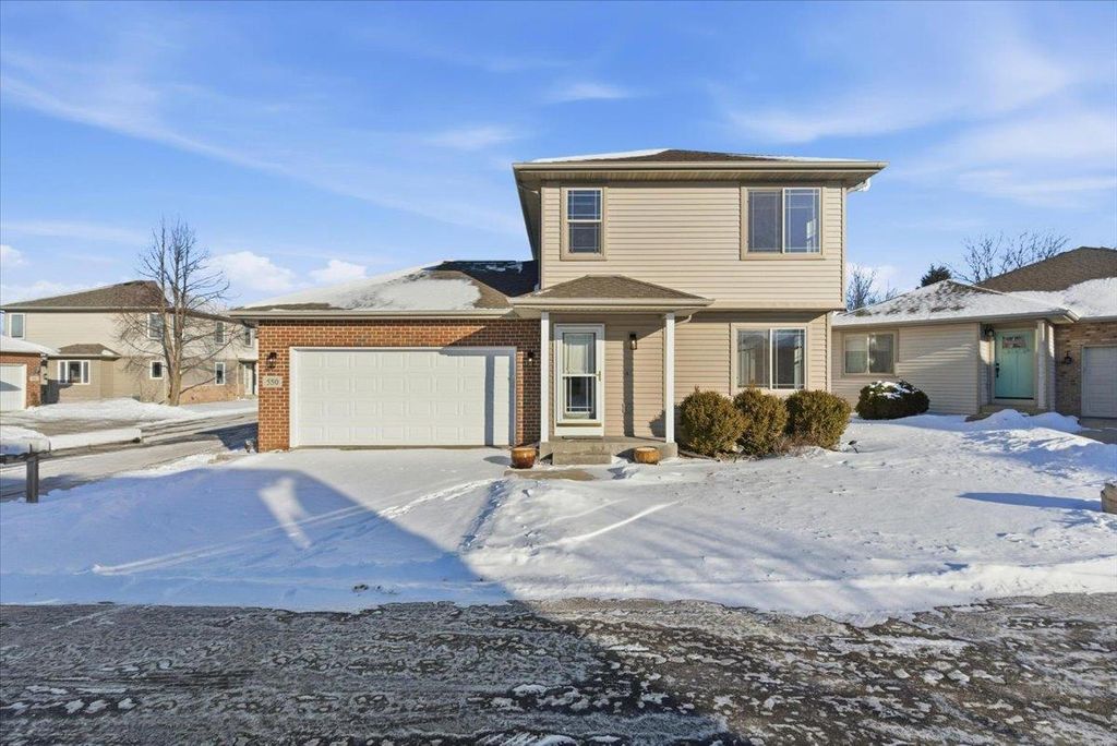 Photo of 550 Lexington DRIVE, Oregon, WI 53575 (MLS # 2014347)