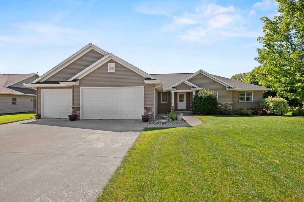 Photo of W6267 Rocky Mountain DRIVE, Greenville, WI 54942 (MLS # 50328989)