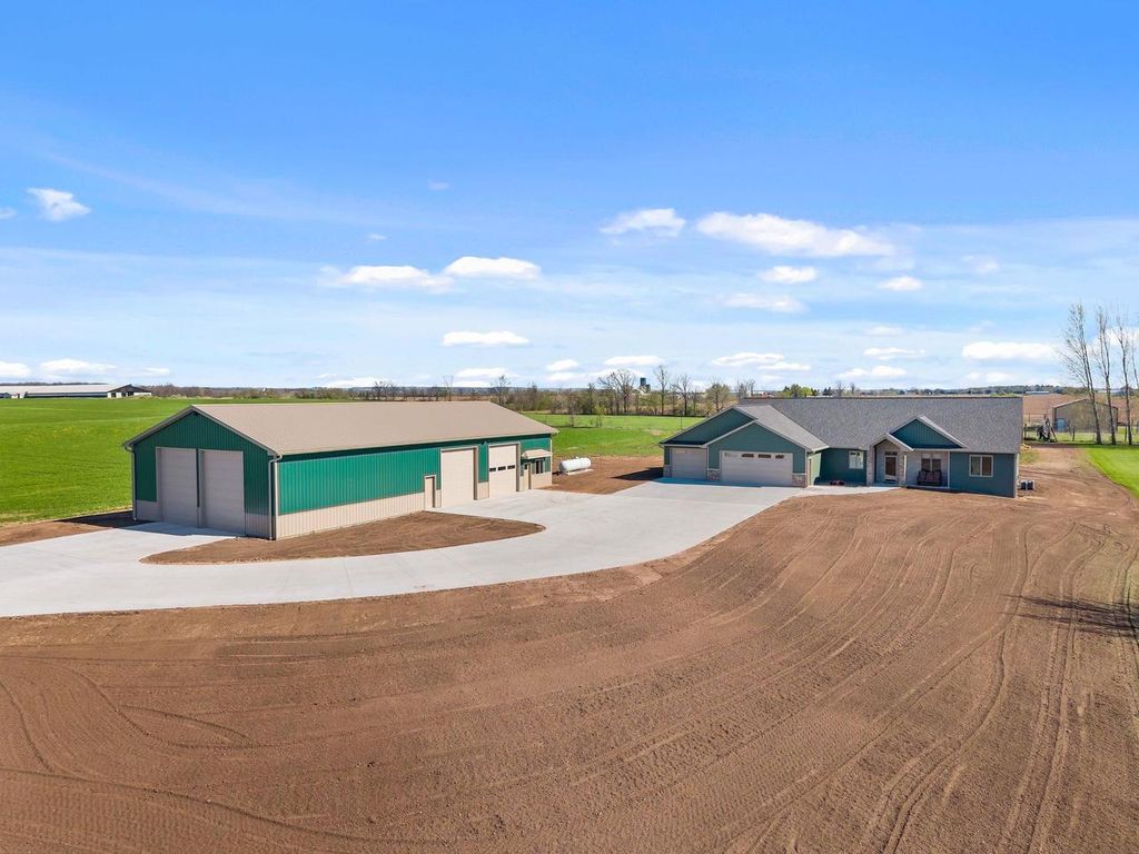 Photo of 932 Meadowlark ROAD, De Pere, WI 54115 (MLS # 50325188)