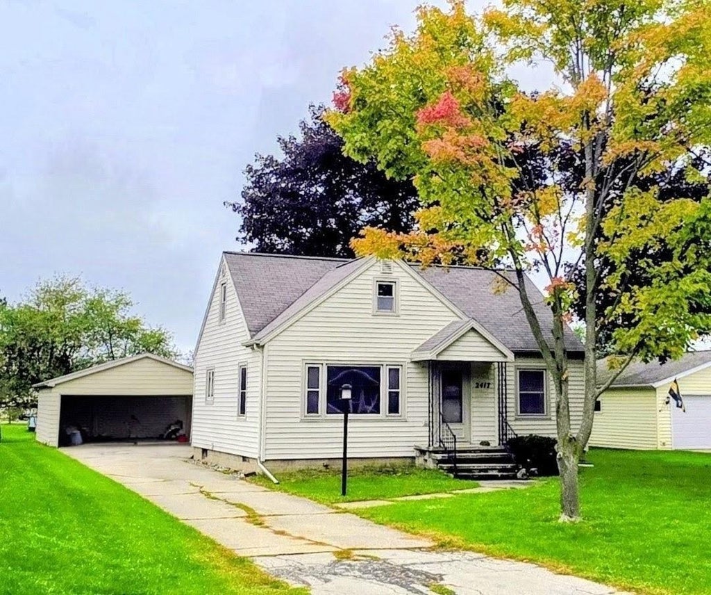 Photo of 2417 Gmeiner ROAD, Appleton, WI 54915 (MLS # 50334573)