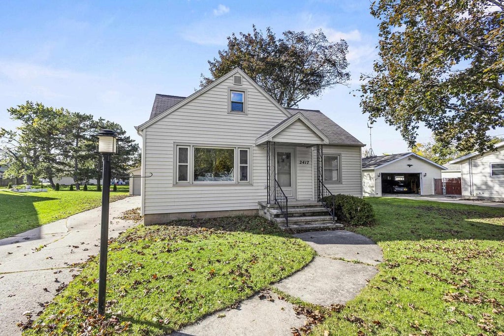 Photo of 2417 Gmeiner ROAD, Appleton, WI 54915 (MLS # 50334573)