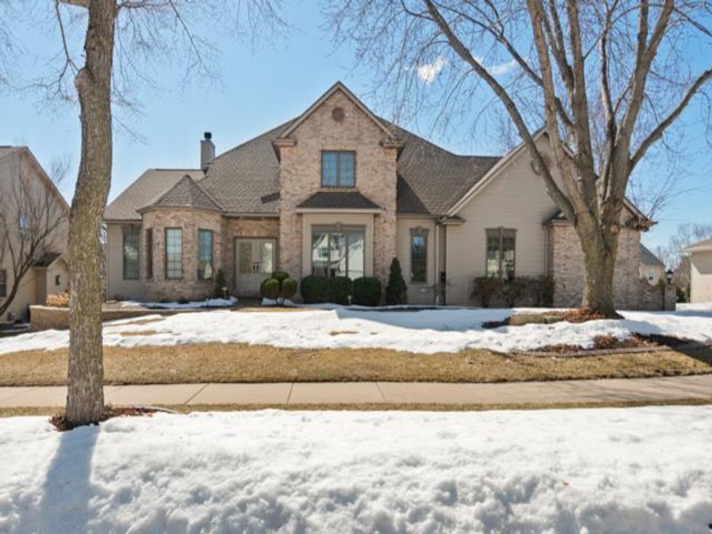 Photo of 617 E Apple Creek ROAD, Appleton, WI 54913 (MLS # 50323891)