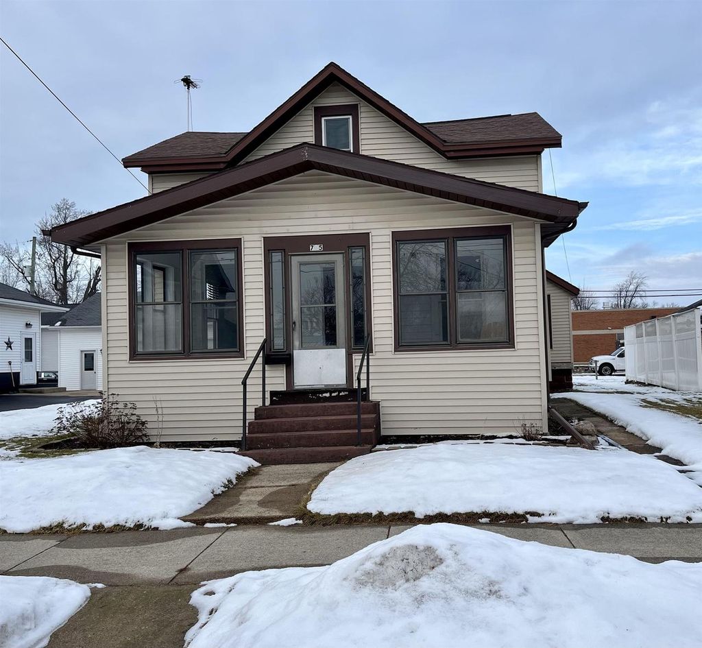Photo of 705 W North Water STREET, New London, WI 54981 (MLS # 50319781)