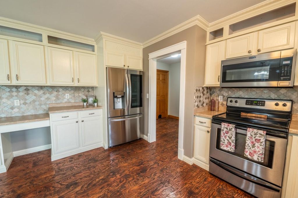 Photo of 24 Rushmore LANE, Hartford, WI 53027 (MLS # 1940087)