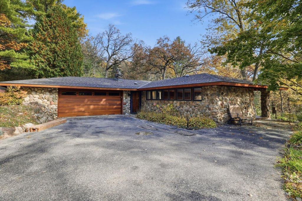 Photo of 436 Thomas ROAD, Wales, WI 53183 (MLS # 1941491)