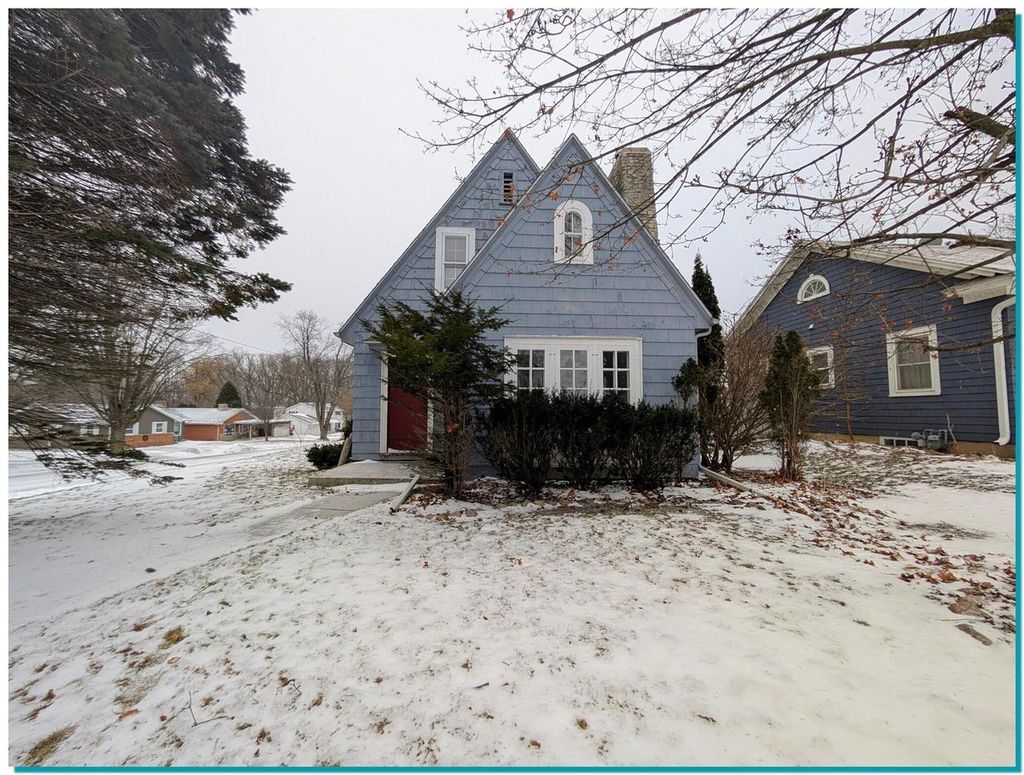 Photo of 955 N 6th STREET, Manitowoc, WI 54220 (MLS # 1946003)