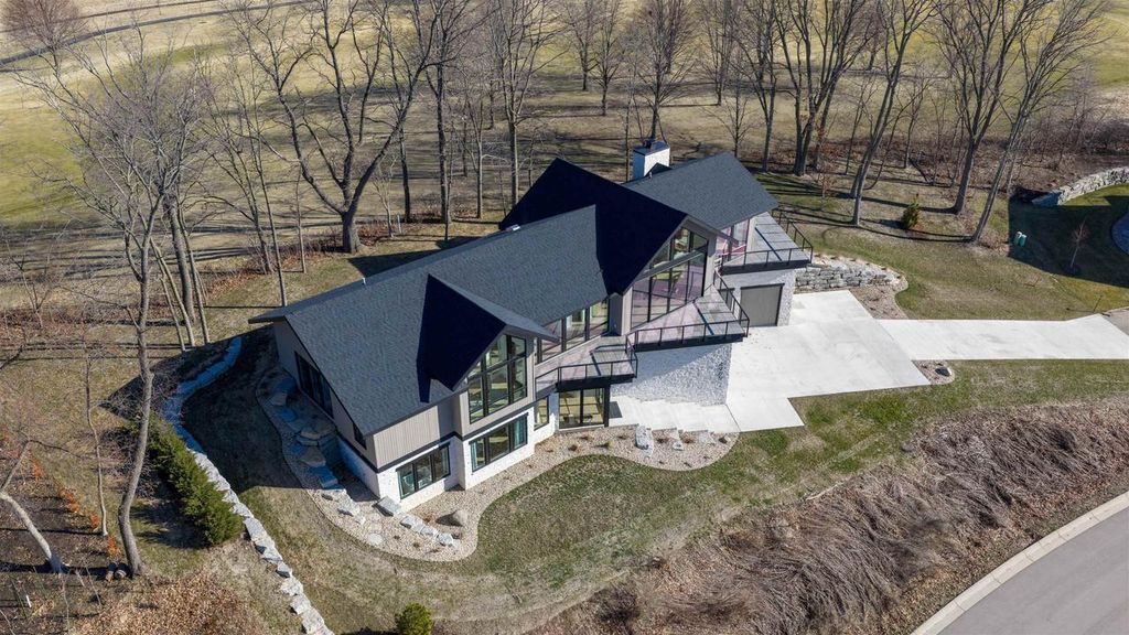 Photo of 4965 Championship CIRCLE, Waunakee, WI 53597 (MLS # 2020779)