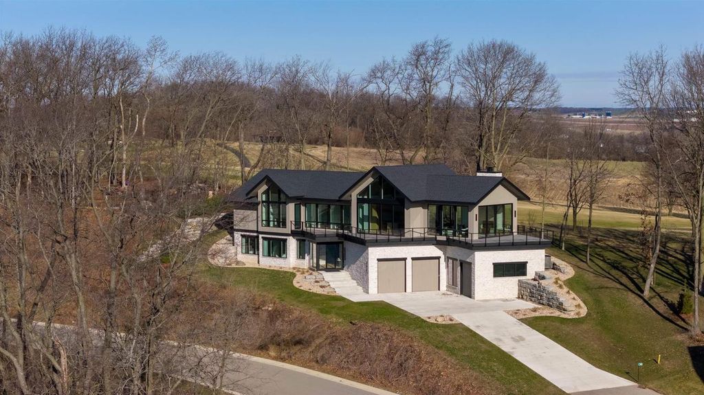 Photo of 4965 Championship CIRCLE, Waunakee, WI 53597 (MLS # 2020779)
