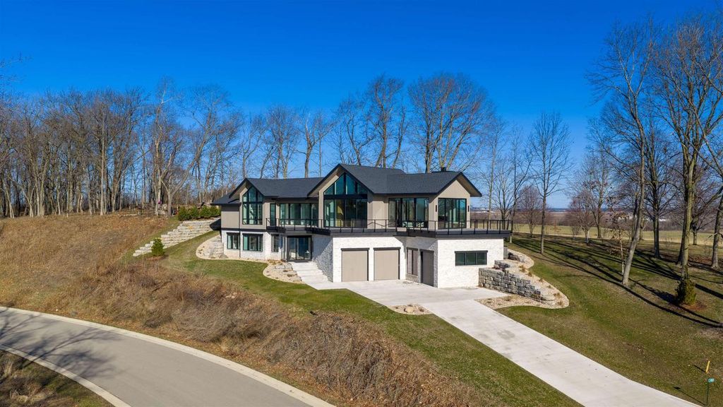 Photo of 4965 Championship CIRCLE, Waunakee, WI 53597 (MLS # 2020779)
