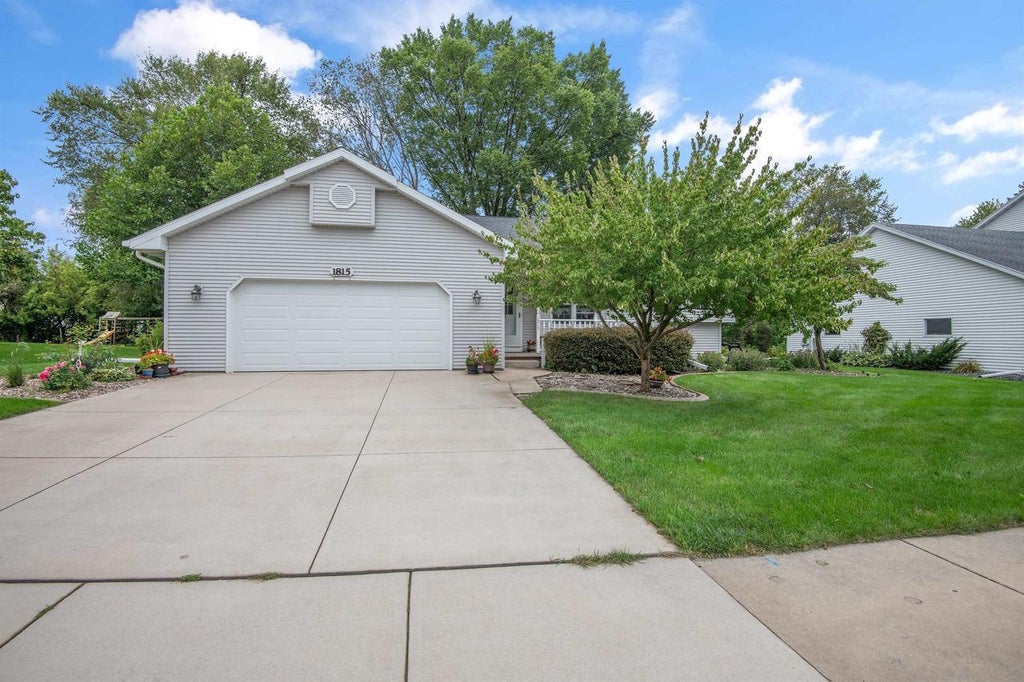 Photo of 1815 Shelley LANE, De Pere, WI 54115 (MLS # 50334175)
