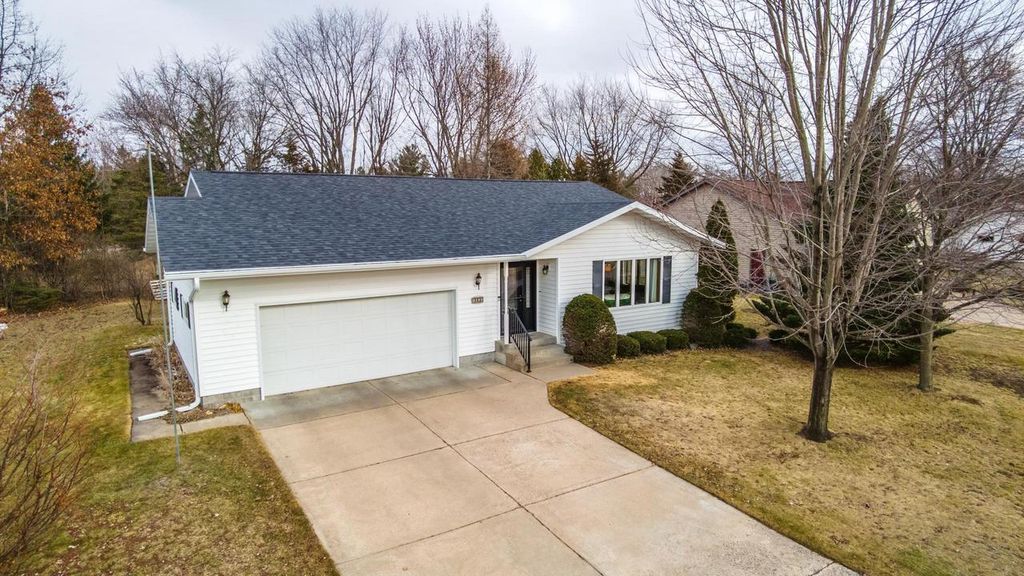 Photo of 1011 20th PLACE, Wisconsin Rapids, WI 54494 (MLS # 22601312)