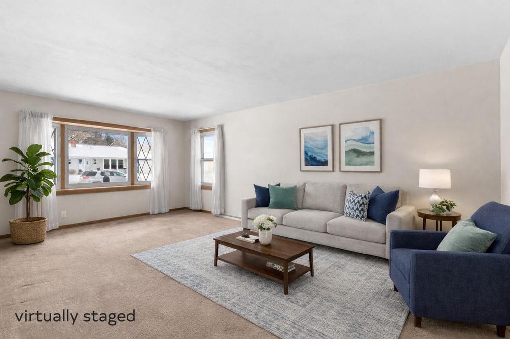 Photo of 2136 Richmond AVENUE, Manitowoc, WI 54220 (MLS # 1948150)