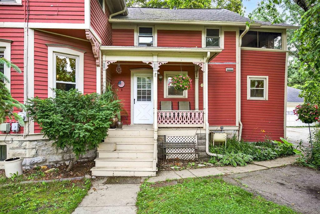 Photo of 1145 Elmwood AVENUE, Oshkosh, WI 54901 (MLS # 50318364)