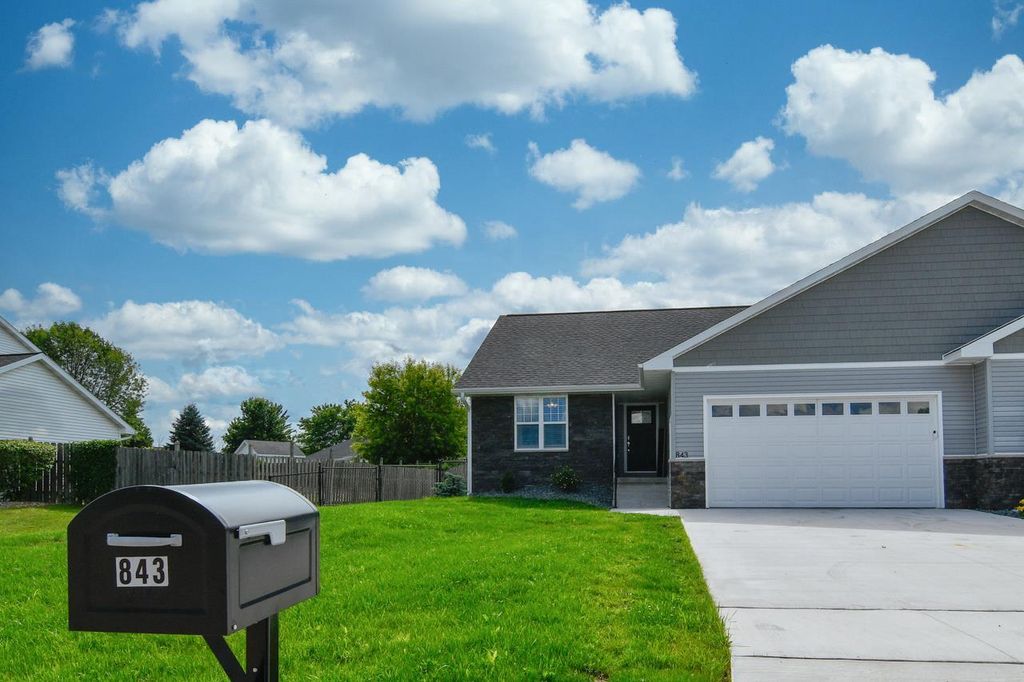 Photo of 843 Red Hawk DRIVE, Pulaski, WI 54162 (MLS # 50316301)