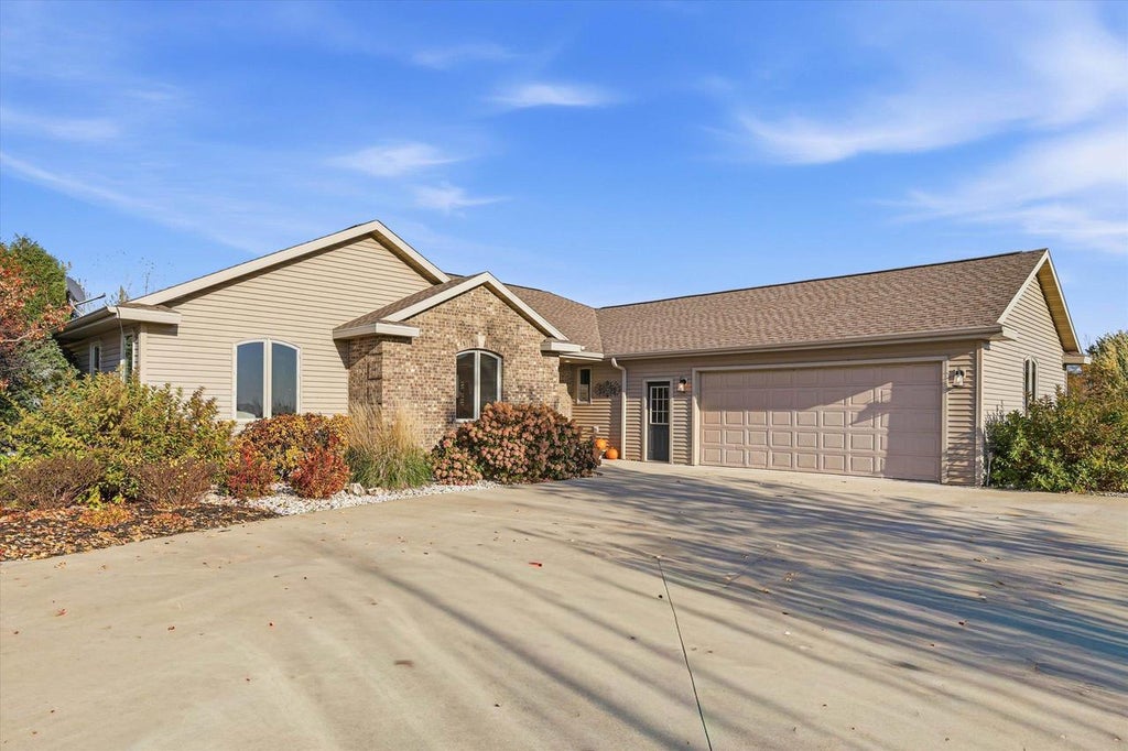 Photo of 6705 Elmro ROAD, Greenleaf, WI 54126 (MLS # 50335148)