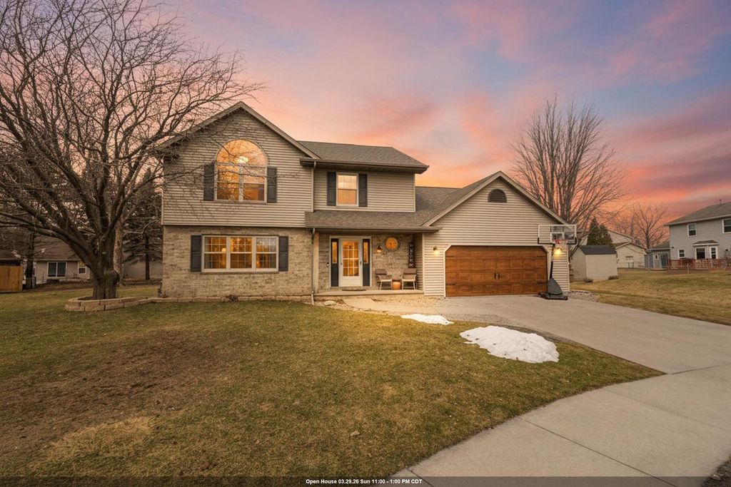 Photo of 2310 Graceland COURT, Oshkosh, WI 54904 (MLS # 50322691)